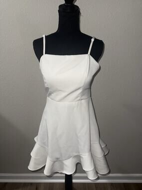 Dear Moon White Graduation Dress Size 11 Juniors Bow Back Ruffle Bridal Shower